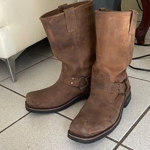 Brown Cowboy Boots 🤠